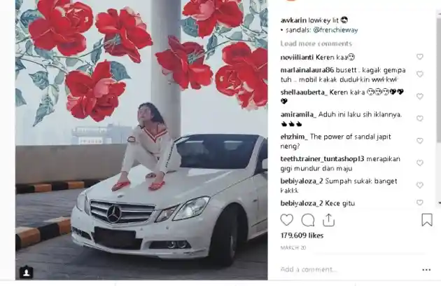 Foto - Awkarin Tutup Instagram? Ini Kenangannya Dengan E-Class Cabriolet