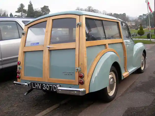 Foto - Morris 1000 Biru, Si Oplet Paling Sohor Di Indonesia