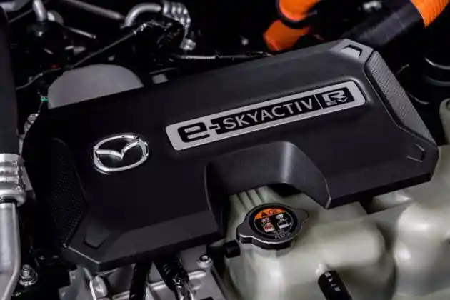 Foto - Mazda MX-30 R-EV Mulai Diproduksi. Hidupkan Kembali Mesin Rotary