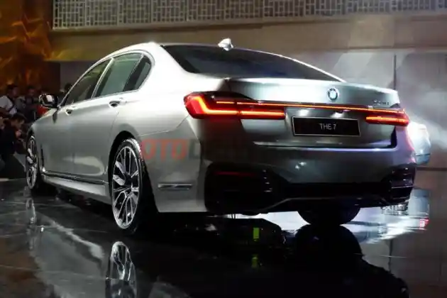 Foto - BMW i7 dan Seri 7 Dibilang Mirip, Itulah Standar Luxury Cars BMW Saat Ini