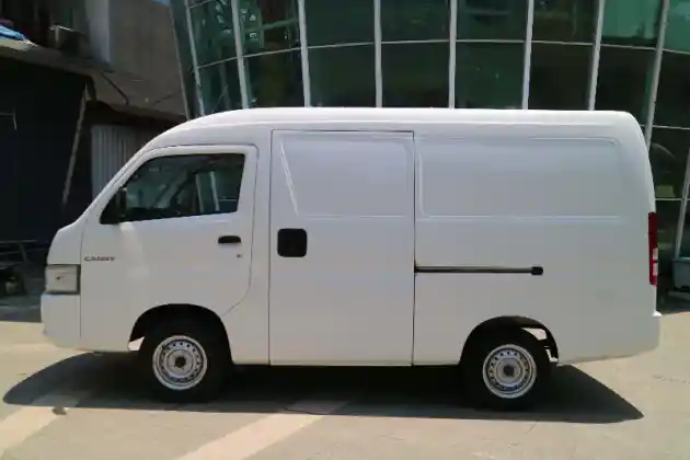 Foto - Minibus dan Blind Van Suzuki New Carry Siap Hadang GranMax