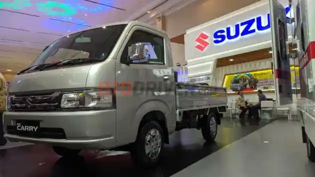 Foto - Suzuki Diskon Besar. Pangkas Puluhan Juta Untuk Ertiga dan Carry