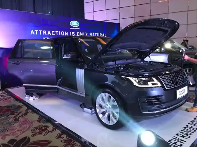 Foto - Alasan Range Rover Bermesin Diesel Tak Dipasarkan di Indonesia