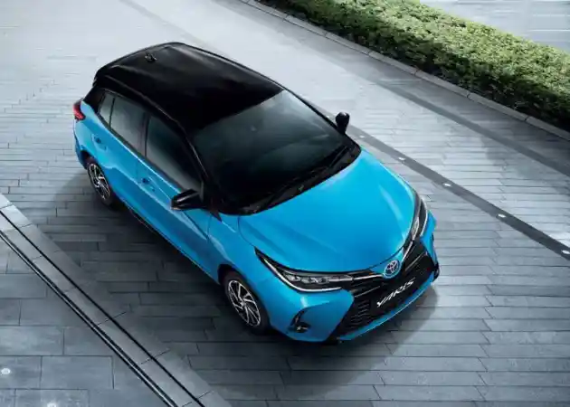 Foto - Detik-Detik Kemunculan Yaris Paling Gres