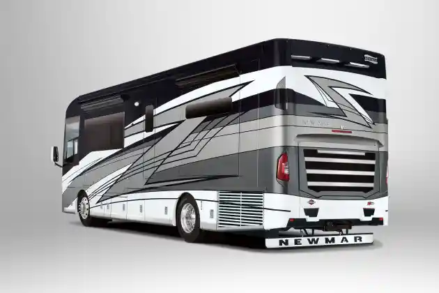 Foto - Motorhome Mewah New Aire 2024, Cuma Pas Pakai Sasis Amerika