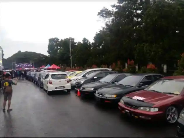 Foto - Seru! Busi NGK Persatukan Beragam Komunitas Mobil Bandung