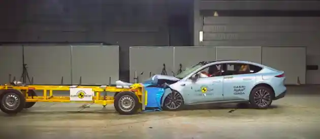 Foto - VIDEO: Crash Test Nio ET5 (Euro NCAP)