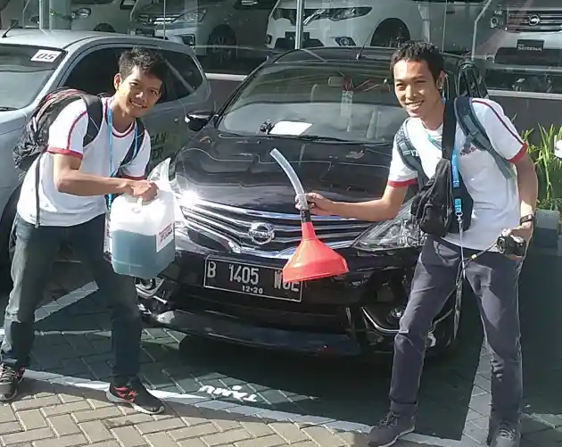 Foto - Nissan Livina Tembus 30 KM/Liter Dalam Lomba Irit