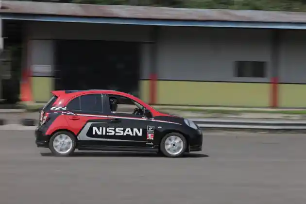 Foto - Finalis Nissan GT Academy Berlatih di Sentul, Persiapan Ke Inggris