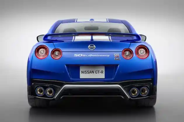 Foto - Harga Sebuah Nissan GT-R 50th Anniversary Edition Setara 16 Unit Datsun GO