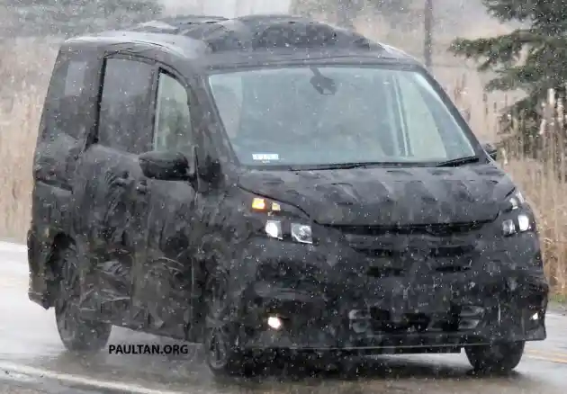 Foto - SPY SHOT: Nissan Serena Facelift