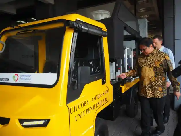 Foto - Nissan Donasikan Rp 1 Milyar Untuk Korban Bencana Alam Sulawesi Tengah