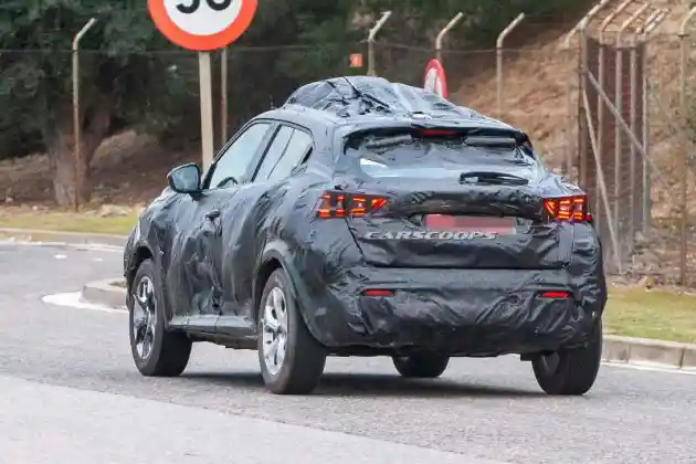 Foto - Nissan Juke Generasi Terbaru Tertangkap Tengah Tes Jalan