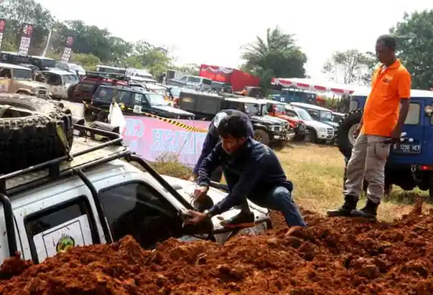 Foto - Ketika Para Jaksa Dari Kejaksaan Agung Hobi Off Road, Ini Keseruannya