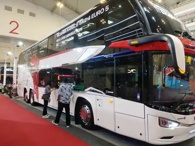 Foto - Mau Beli Bus Double Decker? Segini Harganya…