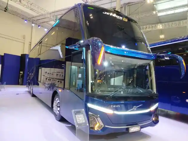 Foto - Mau Beli Bus Double Decker? Segini Harganya…