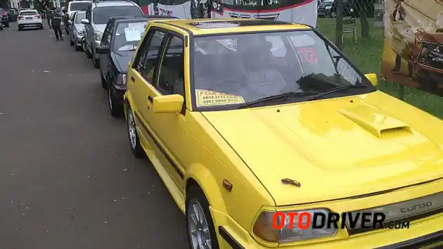 Foto - Inilah Kehebohan Komunitas Mobil Di OtoBursa Tumplek Blek 2016