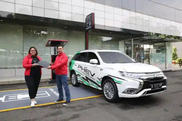 Foto - Ini Alasan Mitsubishi Lebih Pilih Populerkan PHEV Ketimbang Full Listrik