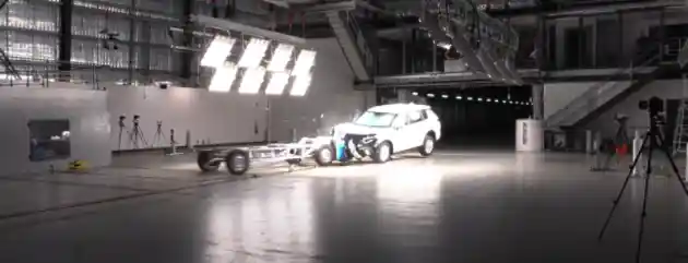 Foto - VIDEO: Crash Test Mitsubishi Outlander Generasi Terbaru (ANCAP)