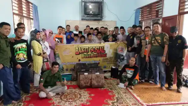 Foto - Pajero Sport Family Berhasil Santuni 500an Anak Yatim di Ramadhan Kali ini