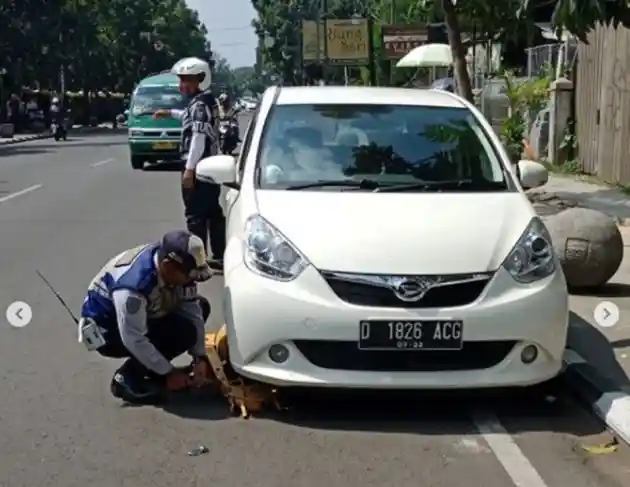 Foto - Ada yang Berani Parkir Sembarangan di Bandung?