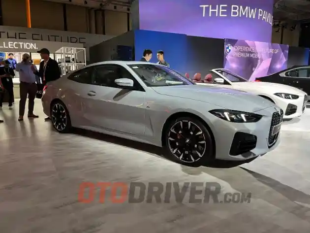 Foto - BMW Luncurkan 4 Model Baru Sekaligus