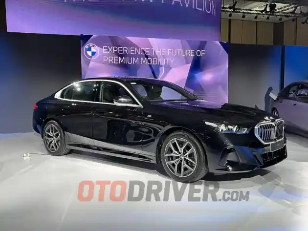 Foto - BMW Luncurkan 4 Model Baru Sekaligus