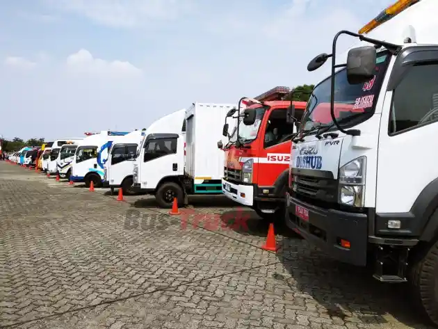 Foto - Isuzu Terus Menambah Kenyamanan Pengguna mu-X Dan D-Max