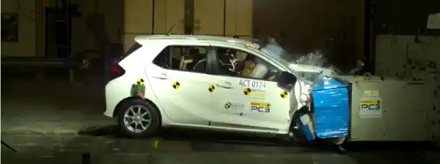 Foto - VIDEO: Crash Test Perodua Axia/Toyota Agya/Daihatsu Ayla (ASEAN NCAP)