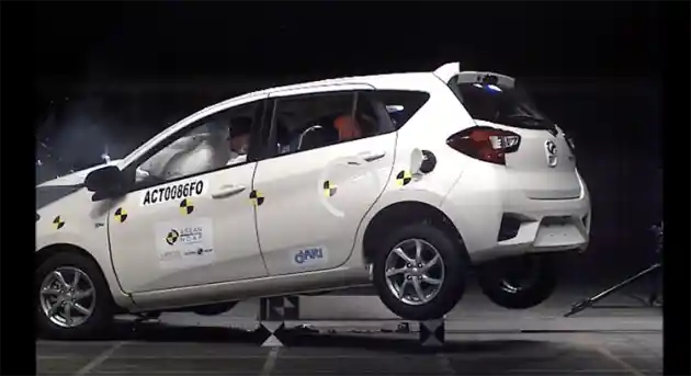 Foto - VIDEO: Crash Test Perodua Myvi | Daihatsu Sirion (ASEAN NCAP)