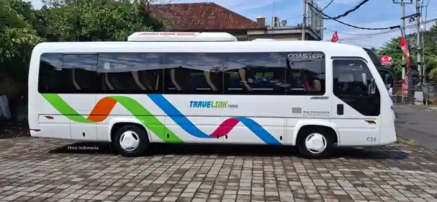 Foto - Hino Terus Rangsek Pasar Bus Di Bali