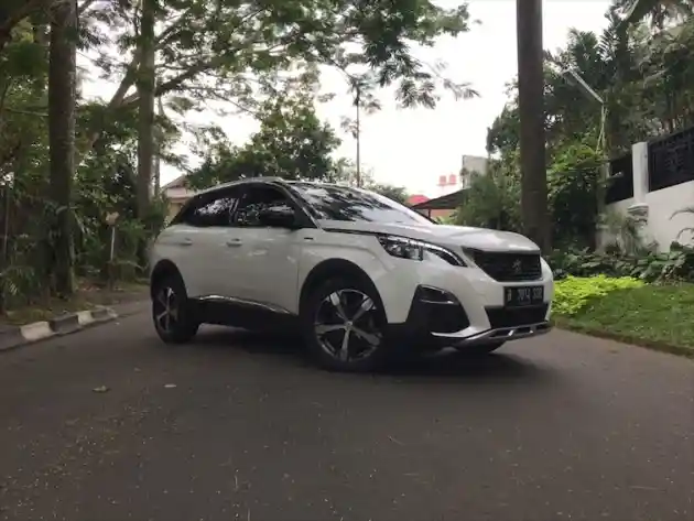 Foto - FIRST DRIVE: Peugeot 3008 GT Line AT 2018