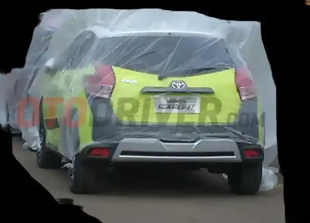 Foto - SPY SHOT: Toyota Yaris Versi Crossover Tertangkap Kamera Kami