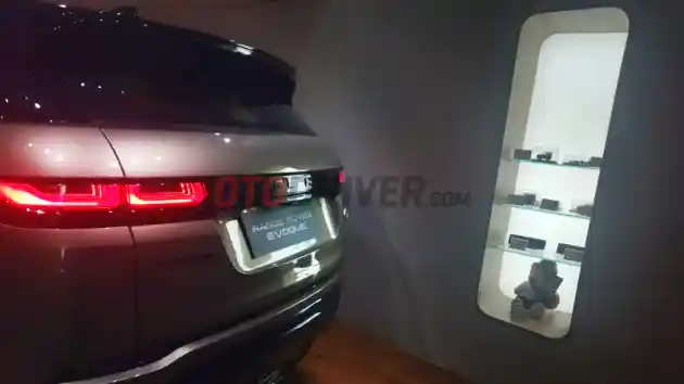 Foto - Land Rover Jemput Bola, Buka Pop-Up Display Di Mal
