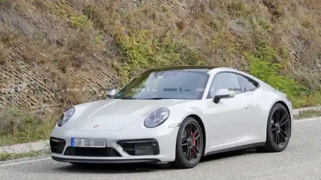 Foto - Porsche 911 Lansiran 2022-2023 Kena Recall Karena Masalah Ini