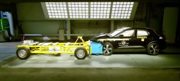 Foto - VIDEO: Crash Test Porsche Macan (Euro NCAP)