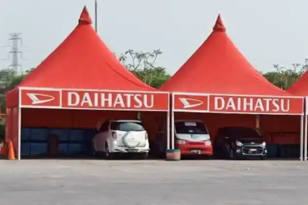 Foto - Daihatsu Sebar 9 Pos Siaga Sepanjang Jalur Mudik. Ada Pijat Gratis