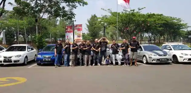 Foto - Komunitas Proton Tunjukkan Eksistensinya di GIIAS 2018