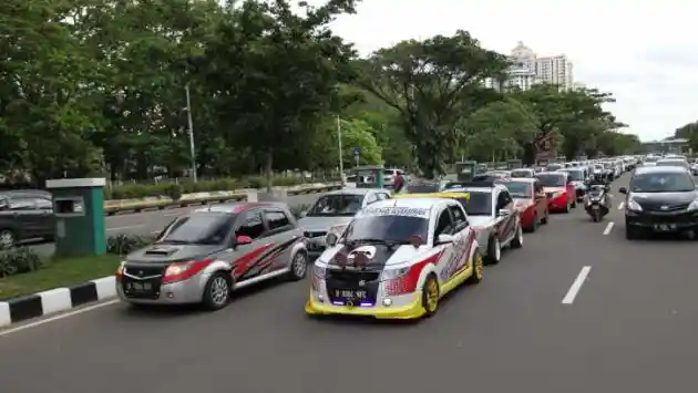 Foto - Proton Club Indonesia Bersatu Padu Dalam Kegiatan Historis ini