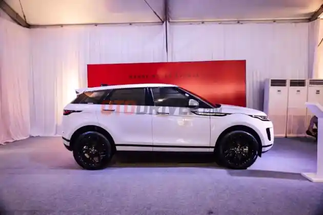 Foto - Mengenal ClearSight Ground View Pada Evoque Generasi Kedua