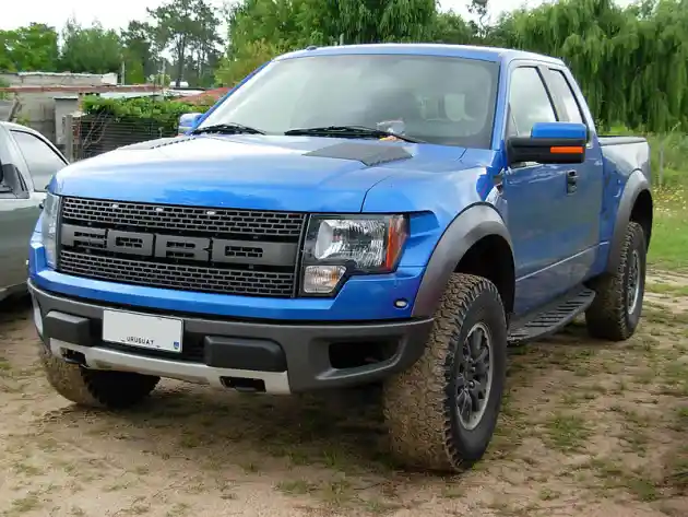 Foto - Ford Raptor: Performa Tinggi Sebuah Off-Road Truck