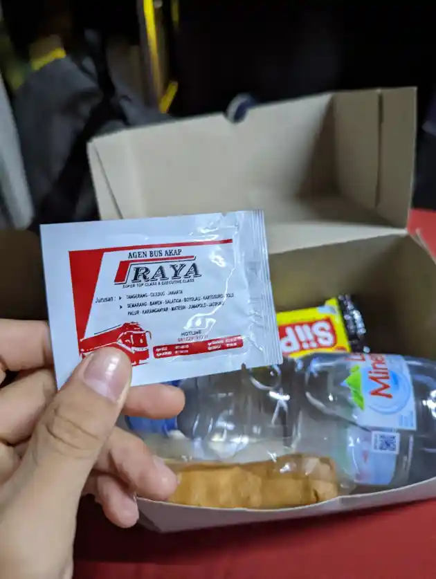 Foto - Perang Snack Antar PO Makin Menjadi