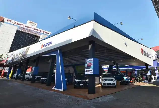 Foto - Suzuki Tebar Promo Di Jakarta Fair 2017, Bisa Angsur Mobil Baru Rp 50 Ribu Per Hari!