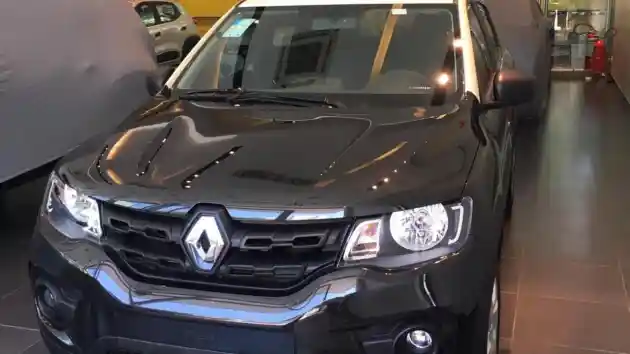 Foto - Mobil Murah Renault Kini Pakai Dwi-Warna di Brasil
