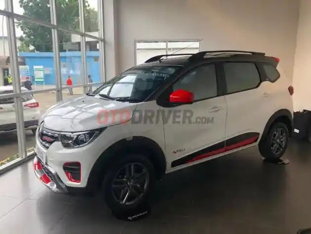 Foto - Ini Dia Mobil Andalan Renault di Dealer Cikarang, Apa Spesialnya?