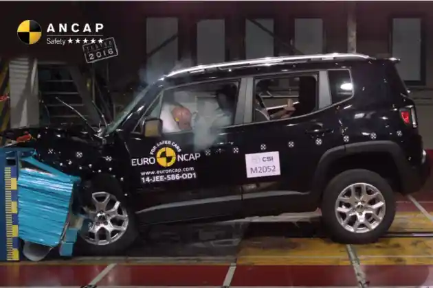 Foto - VIDEO: Crash Test Jeep Renegade