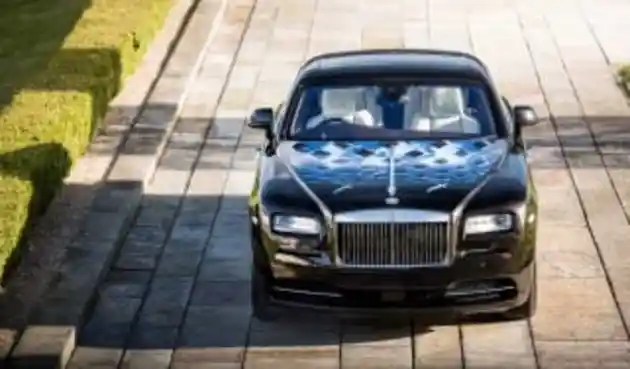 Foto - Rolls-Royce Tawarkan Mobil Khusus Sultan Timur Tengah. Ini Keunikannya?