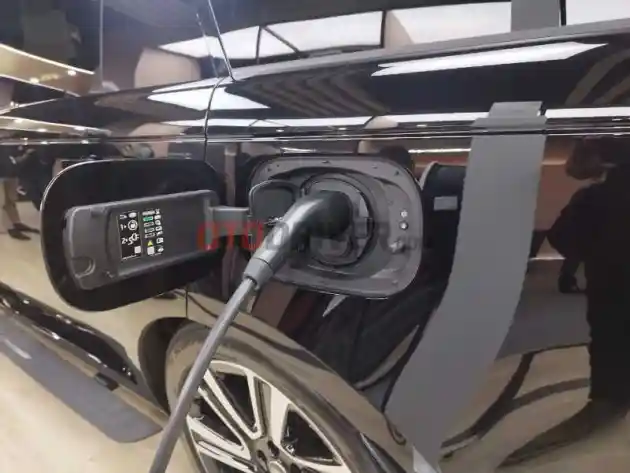 Foto - Range Rover PHEV Melenggang, Dibanderol Lebih Enteng Dari Versi Mild Hybridnya