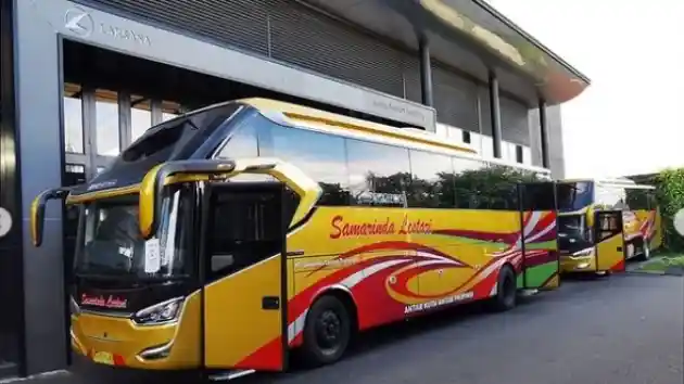 Foto - Bus Mesin Depan VS Mesin Belakang