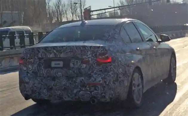 Foto - BMW Seri-1 Sedan Terlihat Sedang DItes Di Cina